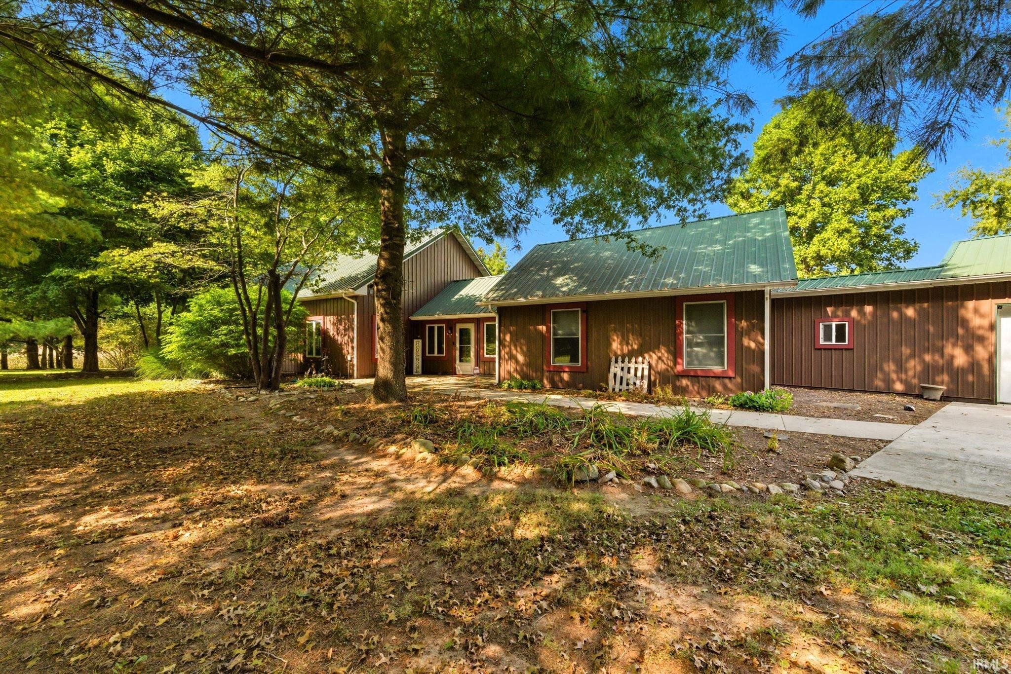 Frankfort, Indiana 46041, United States, 3 Bedrooms Bedrooms, ,5 BathroomsBathrooms,Residential,Pending,213588