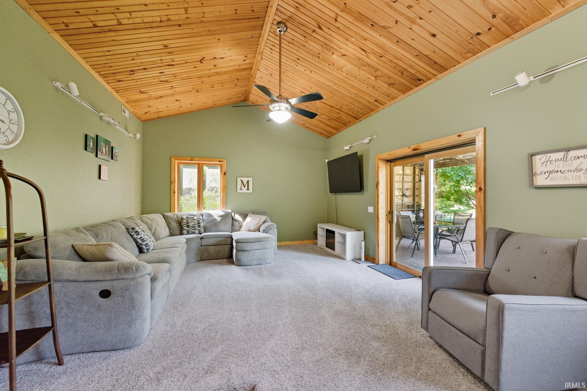 Frankfort, Indiana 46041, United States, 3 Bedrooms Bedrooms, ,5 BathroomsBathrooms,Residential,Pending,213588