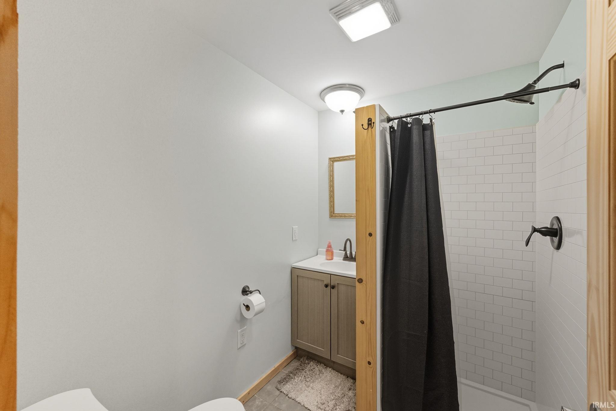 Frankfort, Indiana 46041, United States, 3 Bedrooms Bedrooms, ,5 BathroomsBathrooms,Residential,Pending,213588