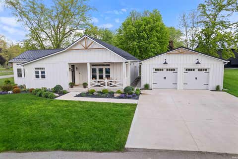 Photo of 2607 Wolfs Point Drive, Rochester, IN 46975 (MLS # 202618019)