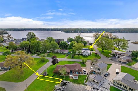 Tiny photo for 2607 Wolfs Point Drive, Rochester, IN 46975 (MLS # 202618019)