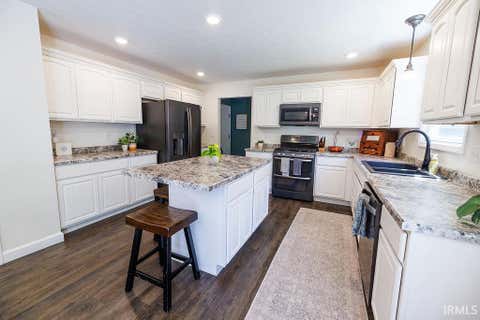 Tiny photo for 1162 W Thornridge Way, Spencer, IN 47460 (MLS # 202624766)