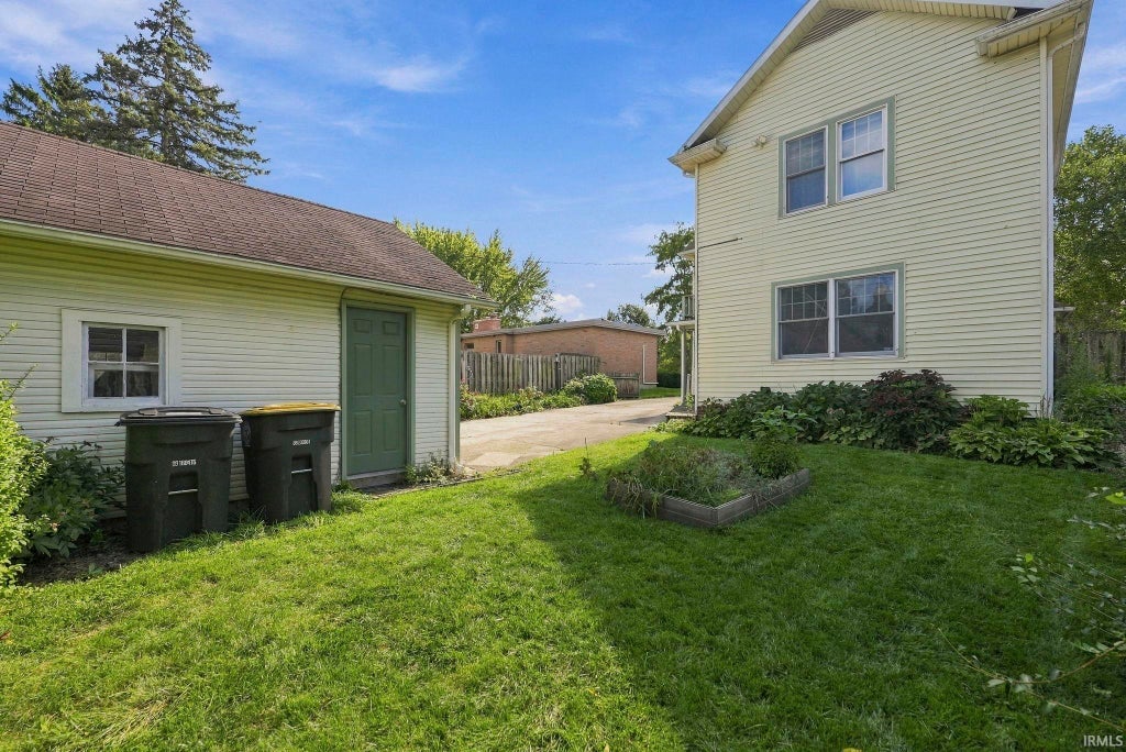 Photo of 1142 W Foster Parkway, Fort Wayne, IN 46807 (MLS # 202640512)