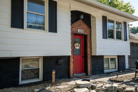 Tiny photo for 308 CYPRESS Court, Kokomo, IN 46902 (MLS # 202540578)