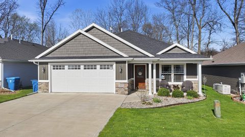 Photo of 503 Williamson Circle, Angola, IN 46703 (MLS # 202614653)