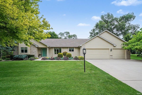 2340 S CLOVER LN, WARSAW, IN 46580 - Image c0b4eb23d45a3de978096e27dbd2ed05/11914526
