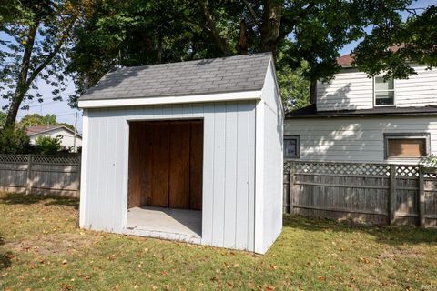 Tiny photo for 624 Jefferson Street, Rochester, IN 46975 (MLS # 202538600)