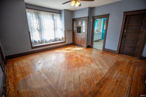 Tiny photo for 624 Jefferson Street, Rochester, IN 46975 (MLS # 202538600)