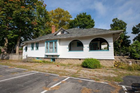 Tiny photo for 624 Jefferson Street, Rochester, IN 46975 (MLS # 202538600)