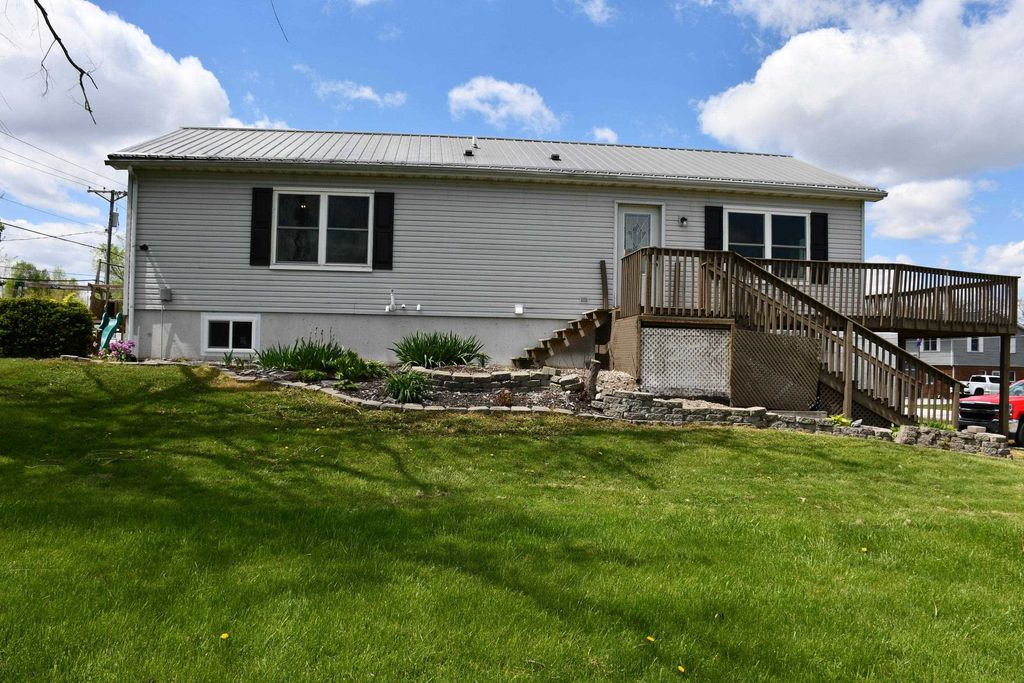 Photo of 9730 N Marine Key Drive, Syracuse, IN 46567 (MLS # 202615842)
