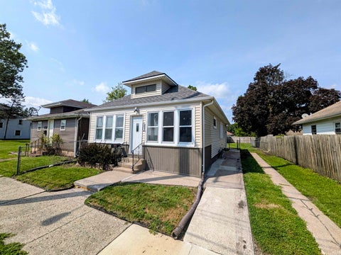 Photo of 2617 Dunham Street, South Bend, IN 46619 (MLS # 202636075)