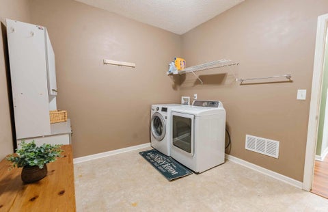 Tiny photo for 5404 W Cobblestone Street, Bloomington, IN 47403 (MLS # 202639412)