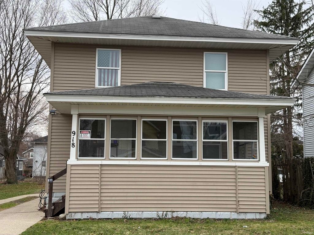 Photo of 918 E Bowman Street, South Bend, IN 46613 (MLS # 202609943)