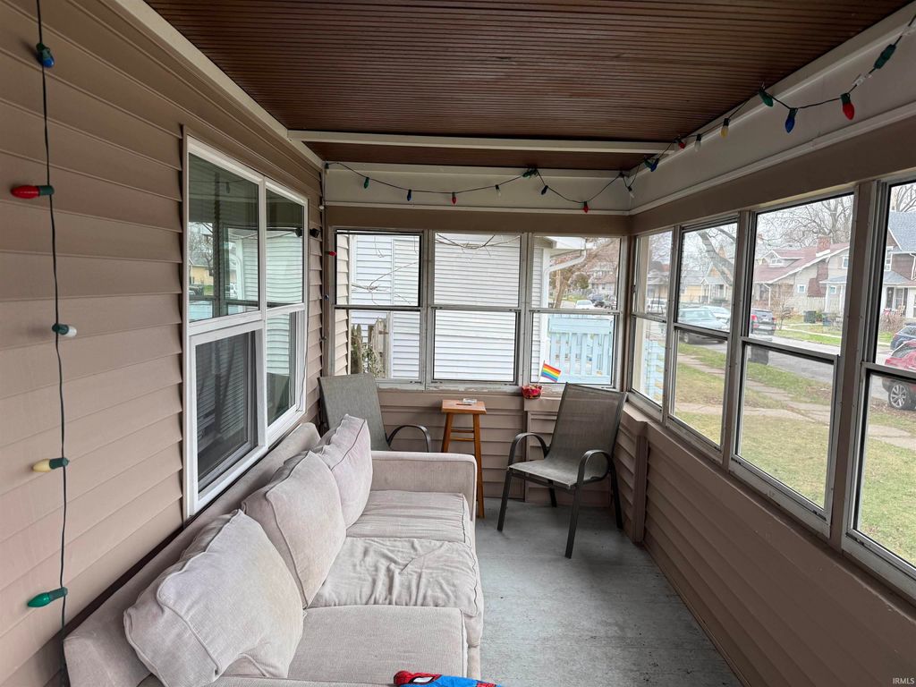 Photo of 918 E Bowman Street, South Bend, IN 46613 (MLS # 202609943)