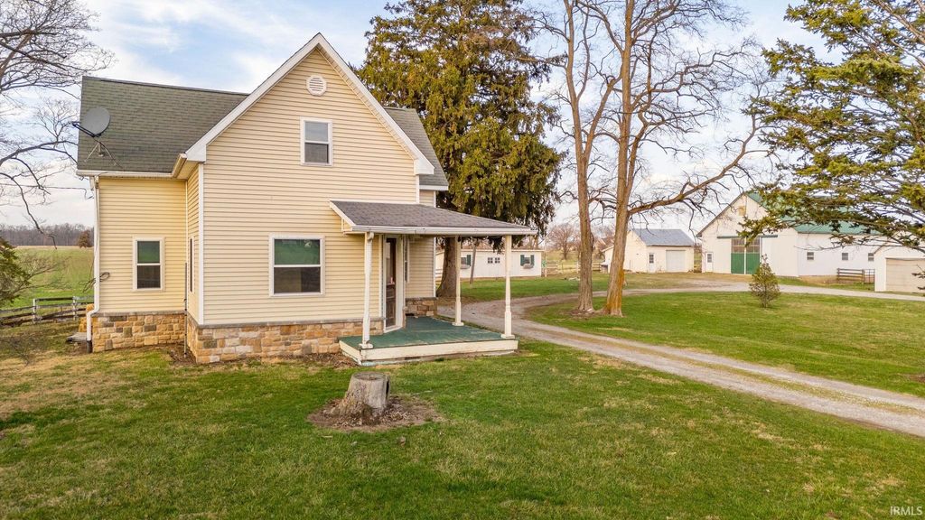 Photo of 10422 State Road 38, Greens Fork, IN 47345 (MLS # 202608252)