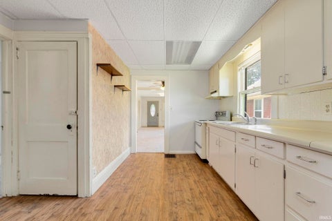 Tiny photo for 1818 Leer Street, South Bend, IN 46613 (MLS # 202625521)