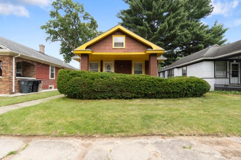 Photo of 1818 Leer Street, South Bend, IN 46613 (MLS # 202625521)
