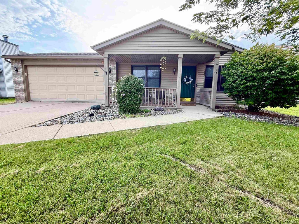 Photo of 6127 Deville Place, Fort Wayne, IN 46835 (MLS # 202635899)