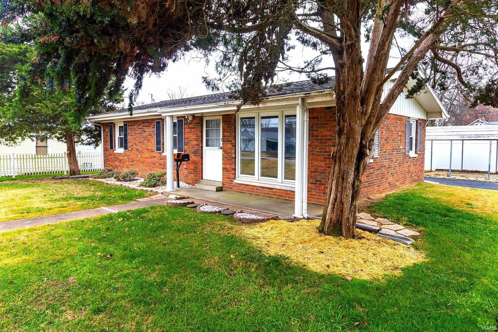 Photo of 3416 Marion Avenue, Evansville, IN 47712 (MLS # 202547206)