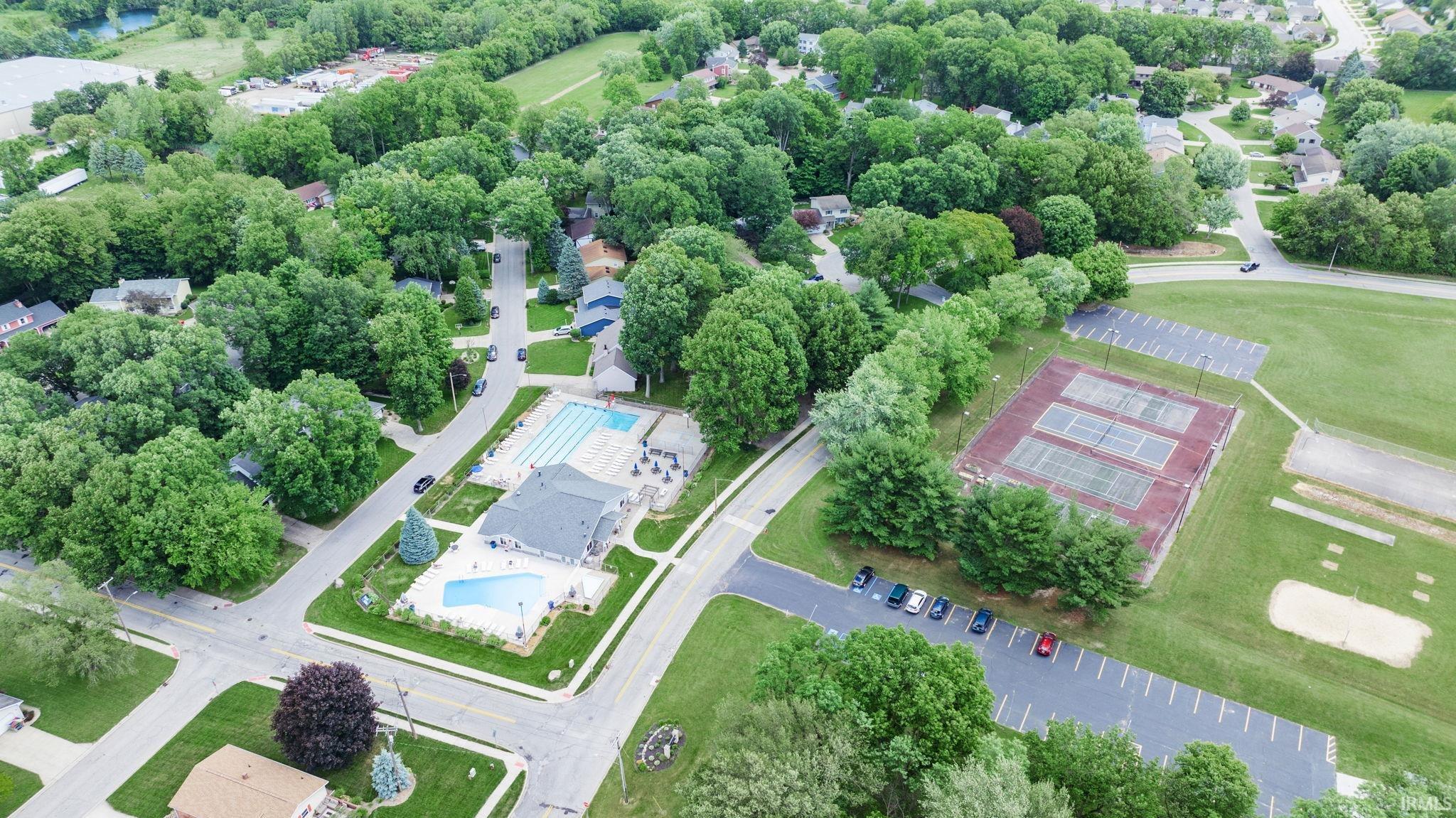 Mishawaka, Indiana 46544, United States, 3 Bedrooms Bedrooms, ,2 BathroomsBathrooms,Residential,Pending,187600