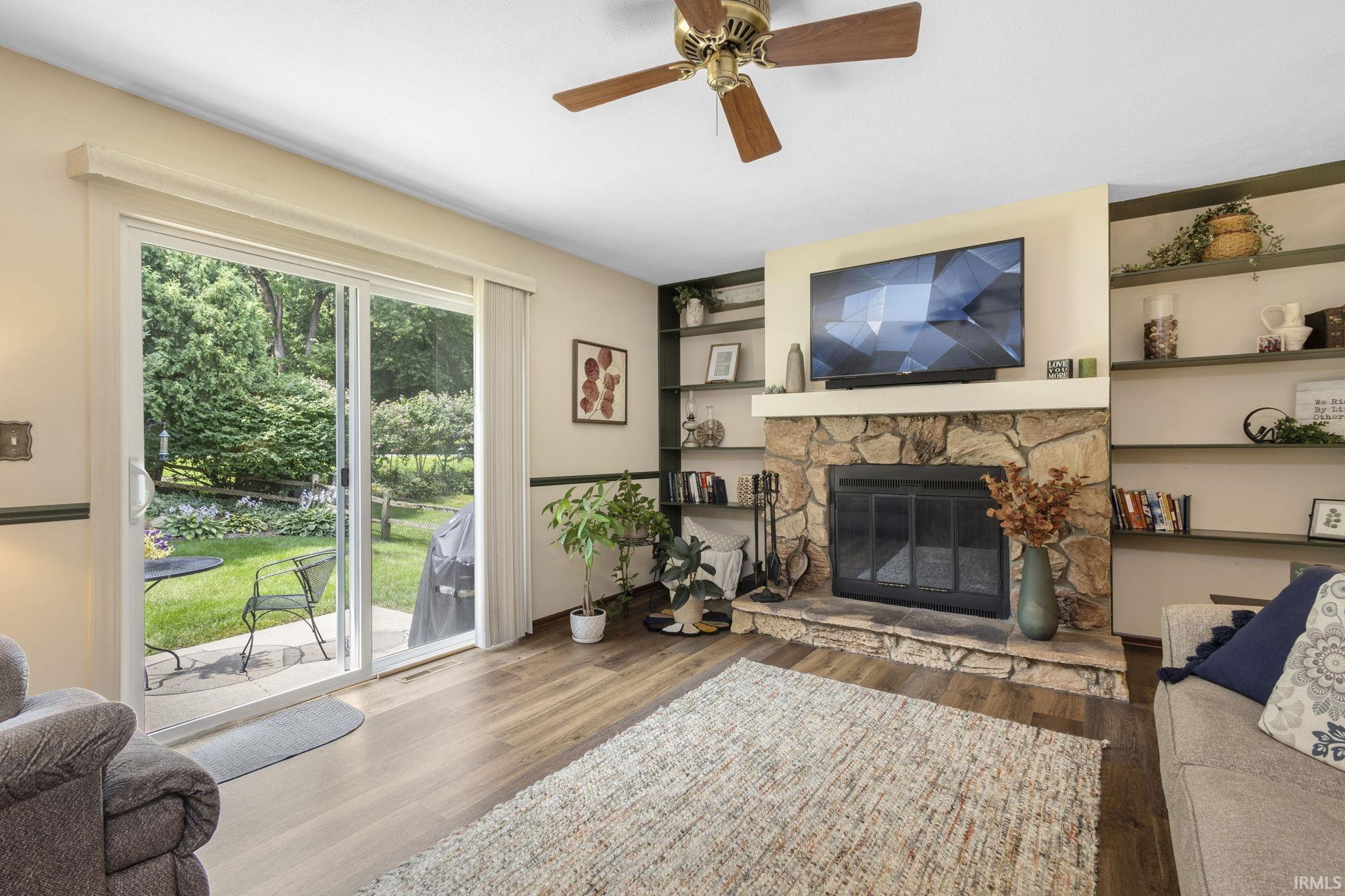 Mishawaka, Indiana 46544, United States, 3 Bedrooms Bedrooms, ,2 BathroomsBathrooms,Residential,Pending,187600