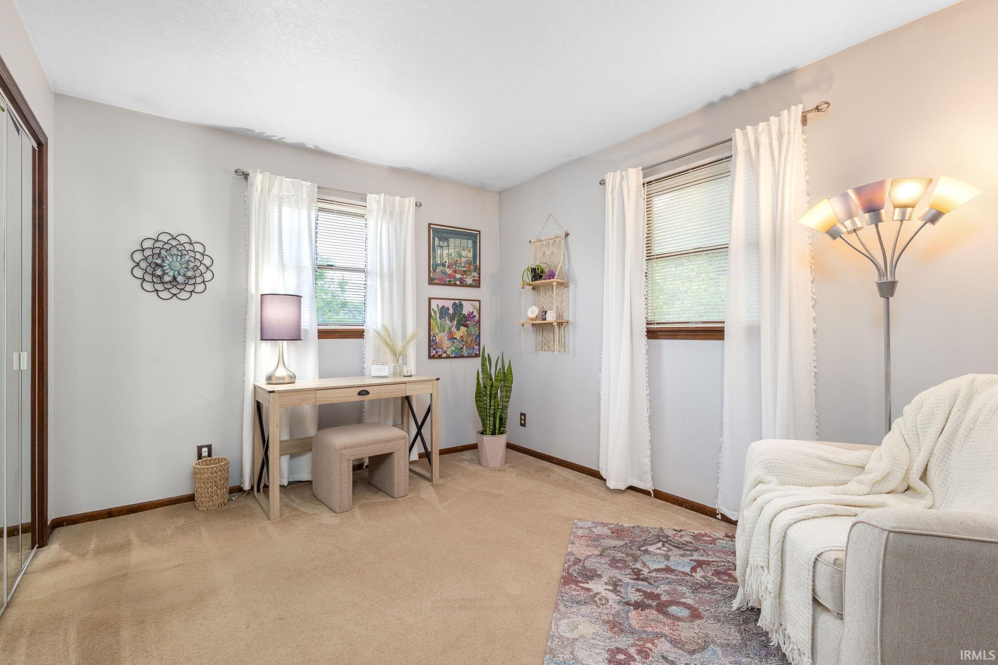 Mishawaka, Indiana 46544, United States, 3 Bedrooms Bedrooms, ,2 BathroomsBathrooms,Residential,Pending,187600