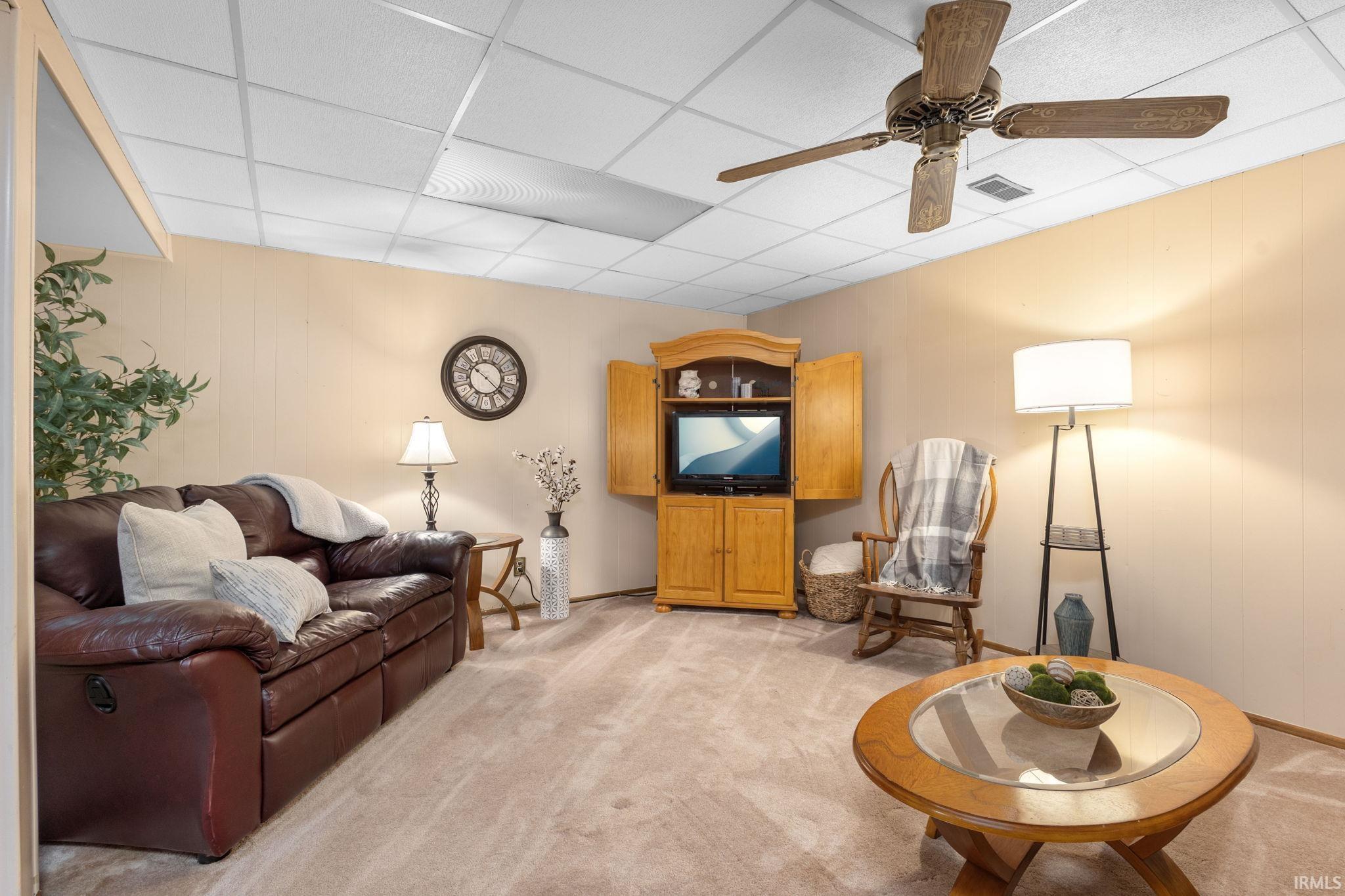 Mishawaka, Indiana 46544, United States, 3 Bedrooms Bedrooms, ,2 BathroomsBathrooms,Residential,Pending,187600