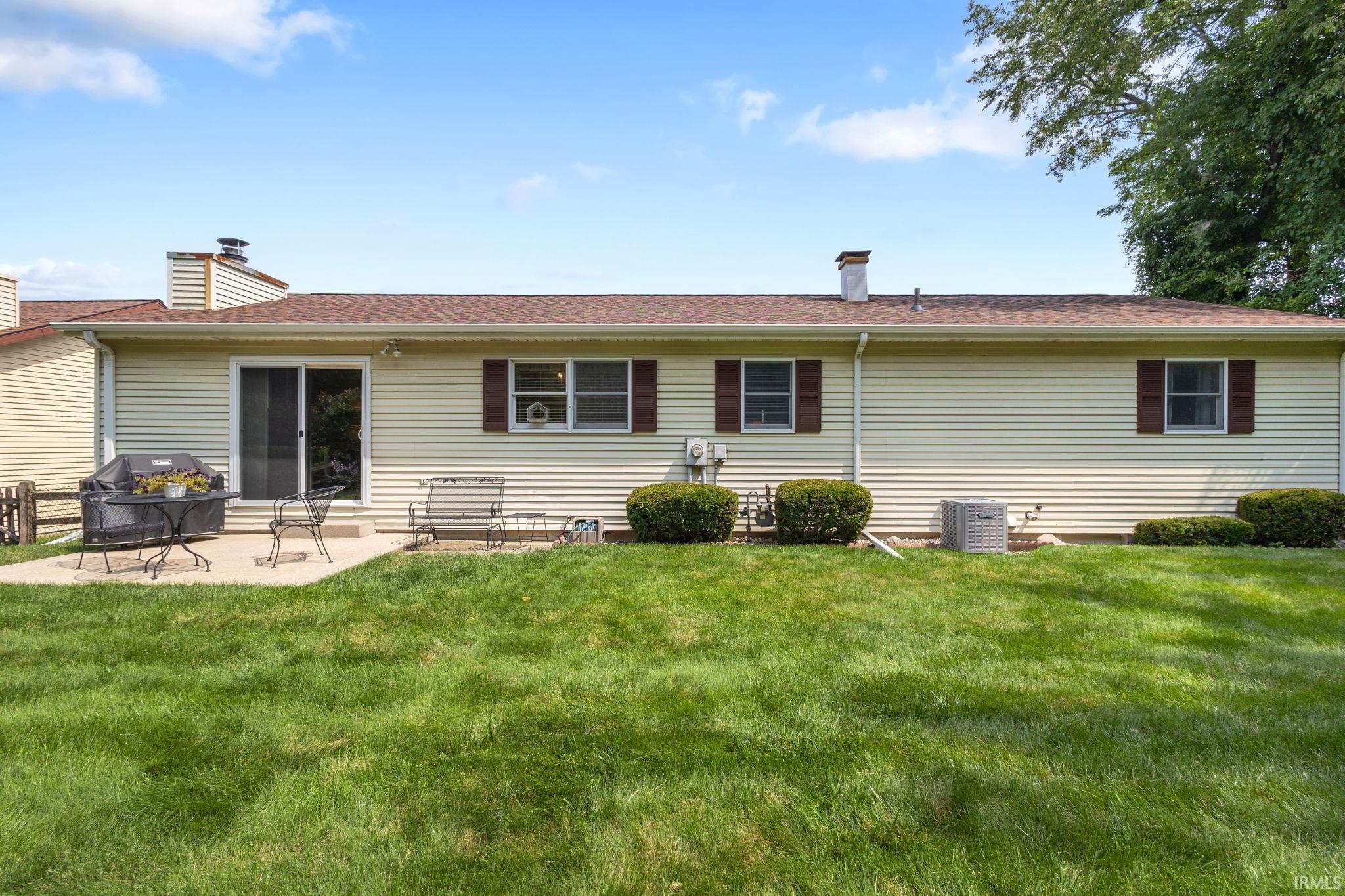 Mishawaka, Indiana 46544, United States, 3 Bedrooms Bedrooms, ,2 BathroomsBathrooms,Residential,Pending,187600