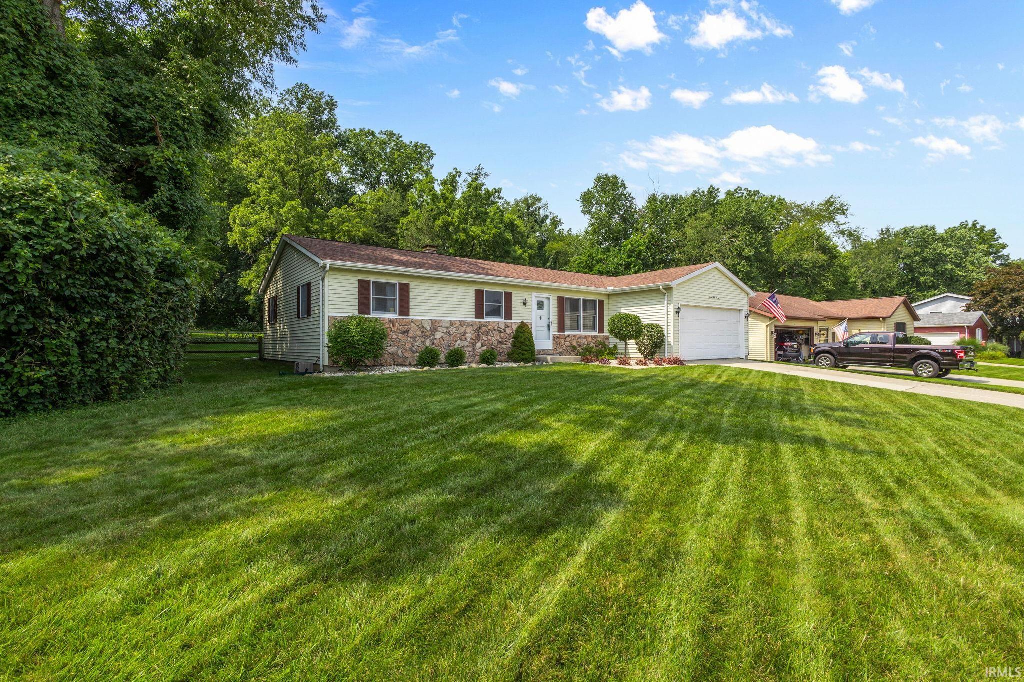 Mishawaka, Indiana 46544, United States, 3 Bedrooms Bedrooms, ,2 BathroomsBathrooms,Residential,Pending,187600