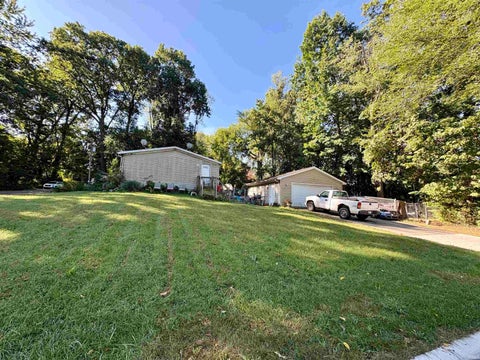 Tiny photo for 2205 Philippa Street, South Bend, IN 46613 (MLS # 202637986)
