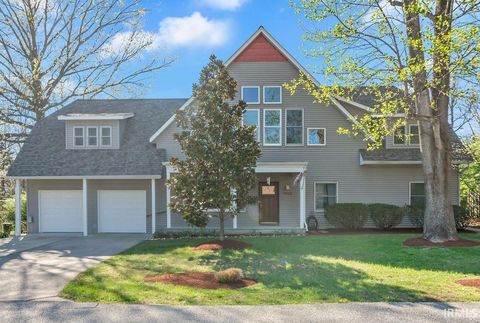 Photo of 1008 S Greenwood Avenue, Bloomington, IN 47401 (MLS # 202612084)