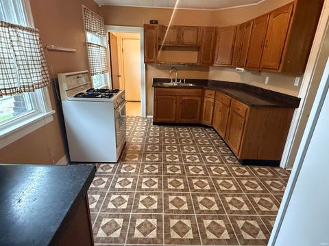 Tiny photo for 48 Mckinstry Avenue, Peru, IN 46970 (MLS # 202624736)