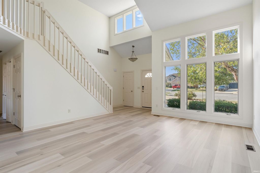 Photo of 1616 Tara Bella Lane, Fort Wayne, IN 46845 (MLS # 202540156)