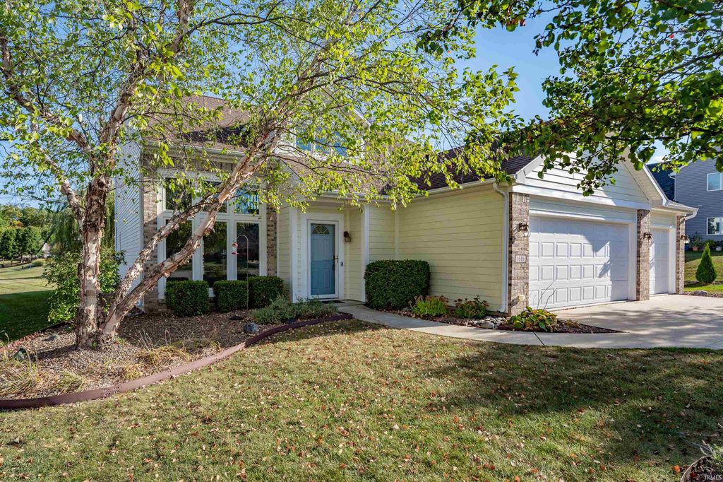 Photo of 1616 Tara Bella Lane, Fort Wayne, IN 46845 (MLS # 202540156)