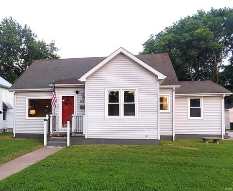 Photo of 328 W Sixth Street, Mount Vernon, IN 47620 (MLS # 202628675)
