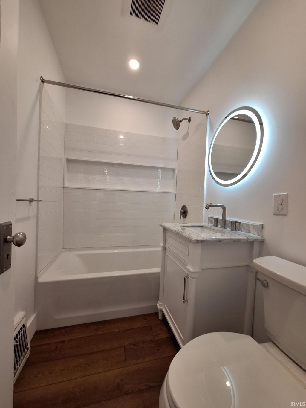 Photo of 729 E Main Street, Warsaw, IN 46580 (MLS # 202614385)