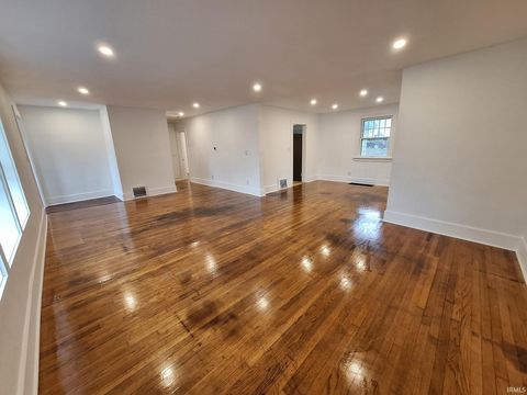 Tiny photo for 729 E Main Street, Warsaw, IN 46580 (MLS # 202614385)