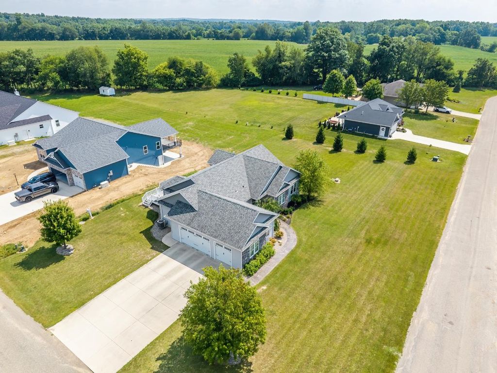 Photo of 3020 N 415 W, Angola, IN 46703 (MLS # 202606403)