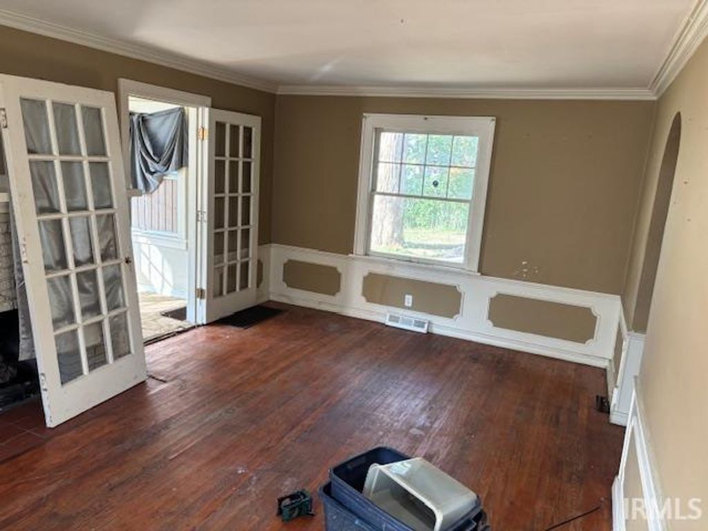 Photo of 105 Jennings Street, South Bend, IN 46613 (MLS # 202544372)