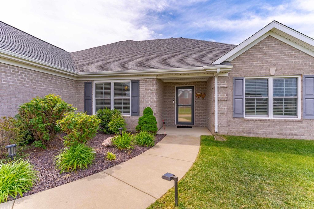 Photo of 7535 Tealwood Court, Evansville, IN 47715 (MLS # 202613597)