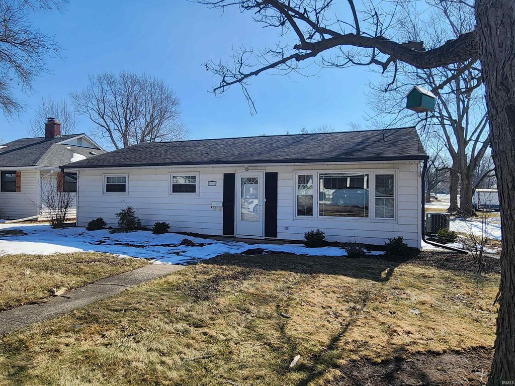 Photo of 866 W Franklin Street, Berne, IN 46711 (MLS # 202604830)