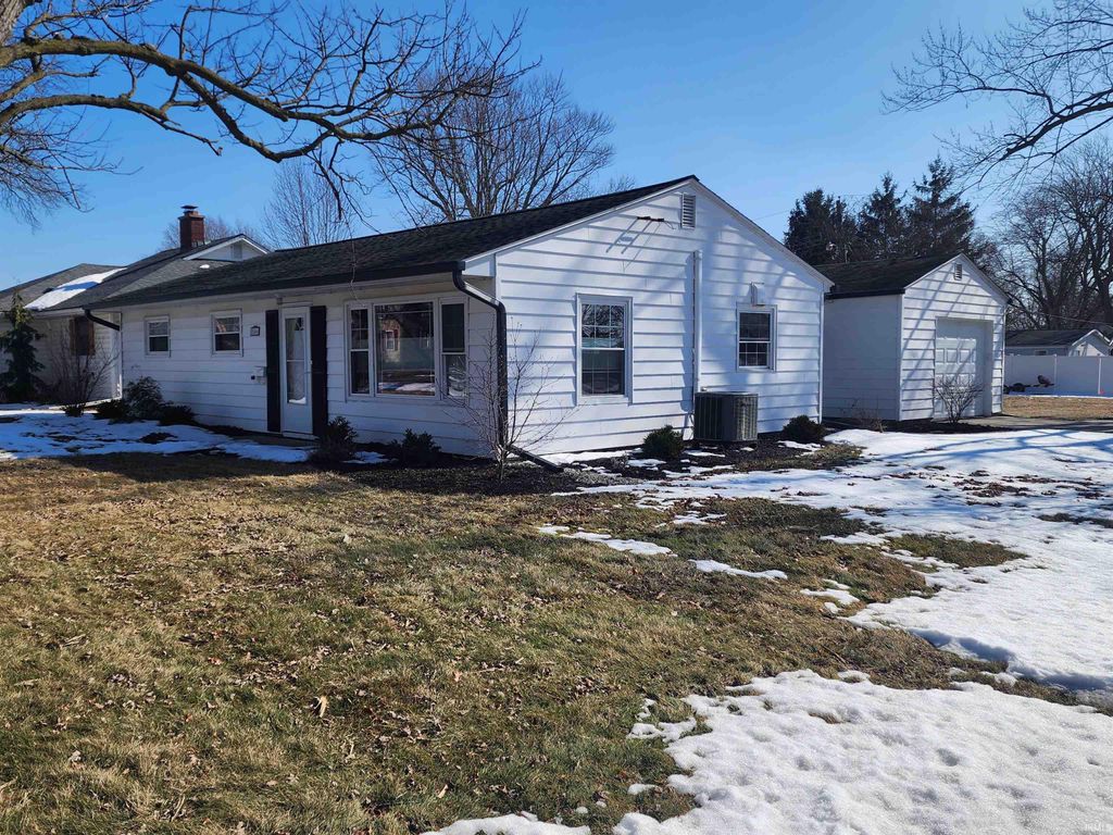 Photo of 866 W Franklin Street, Berne, IN 46711 (MLS # 202604830)