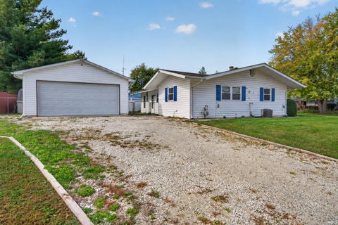 Tiny photo for 605 MAUMEE Drive, Kokomo, IN 46902 (MLS # 202642345)