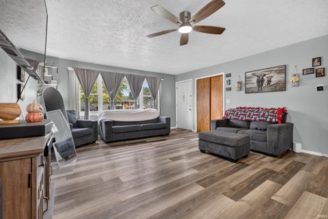 Tiny photo for 605 MAUMEE Drive, Kokomo, IN 46902 (MLS # 202642345)