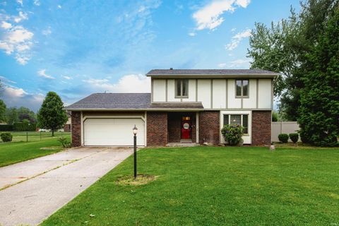 21870 Shady Hollow Lane, South Bend, IN 46628 - #: 202518882