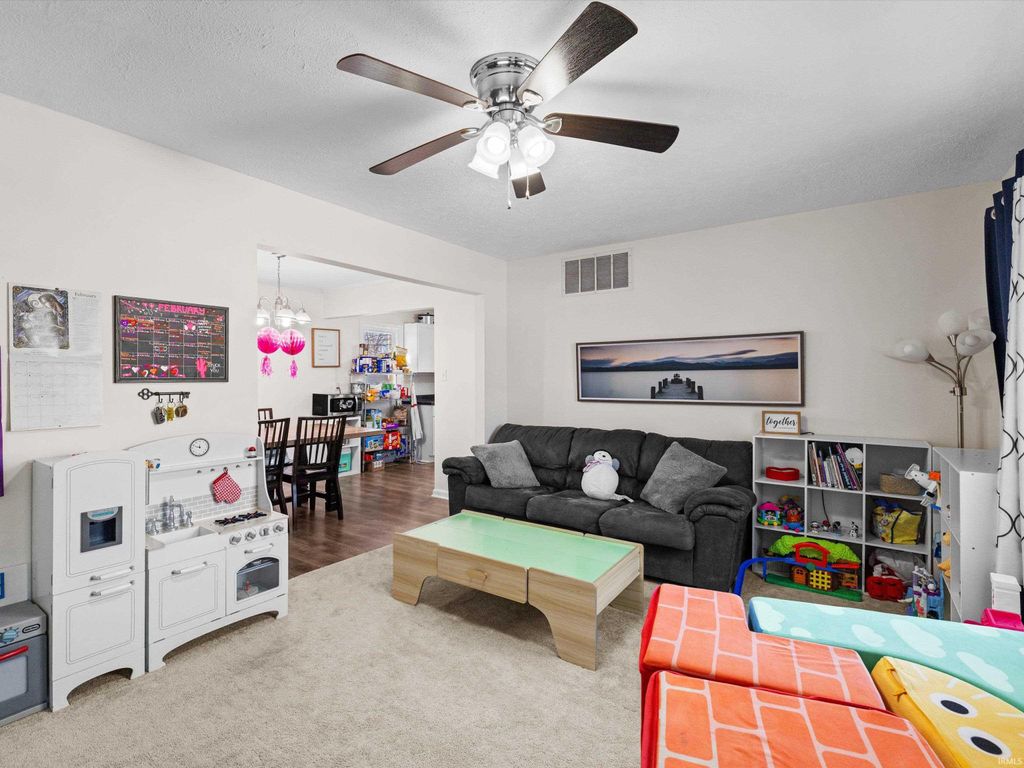 Photo of 2501 Sweetser Avenue, Evansville, IN 47714 (MLS # 202604496)