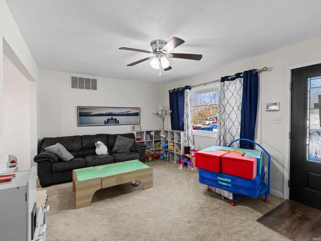 Photo of 2501 Sweetser Avenue, Evansville, IN 47714 (MLS # 202604496)