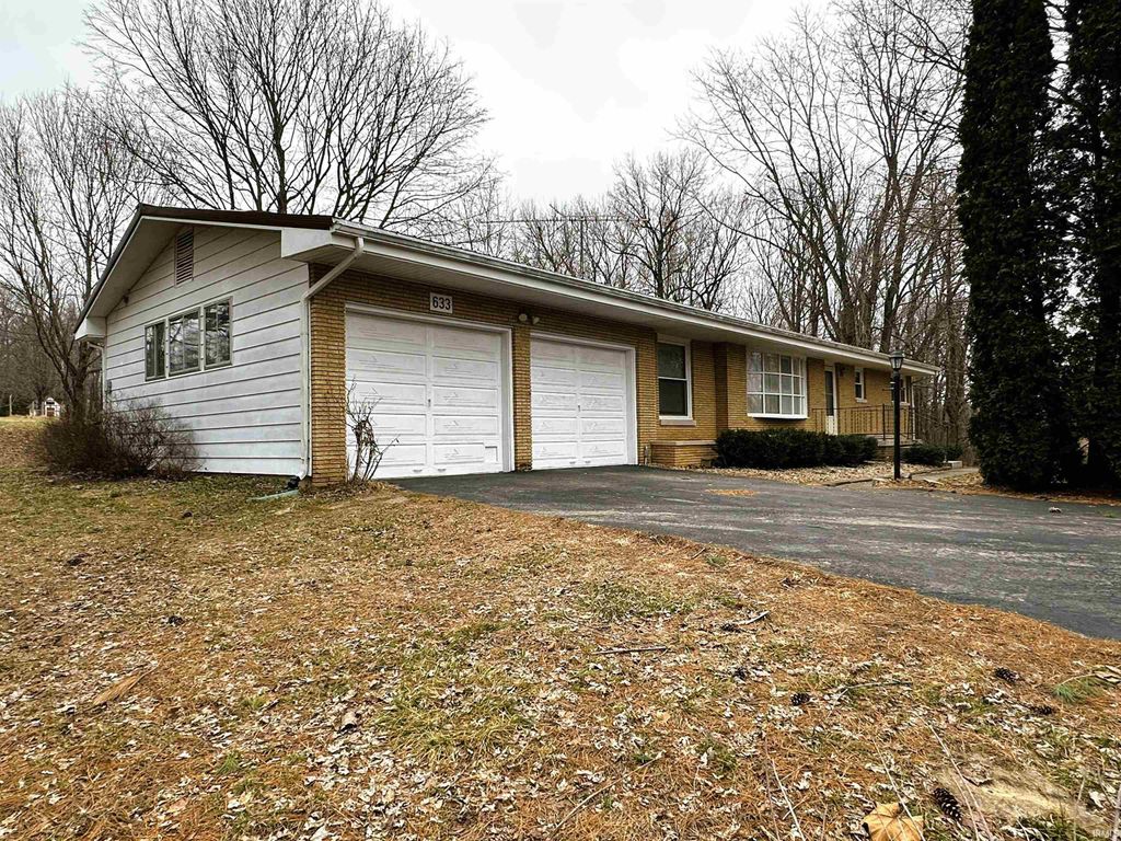 Photo of 633 S Washington Street, Bloomfield, IN 47424 (MLS # 202601240)