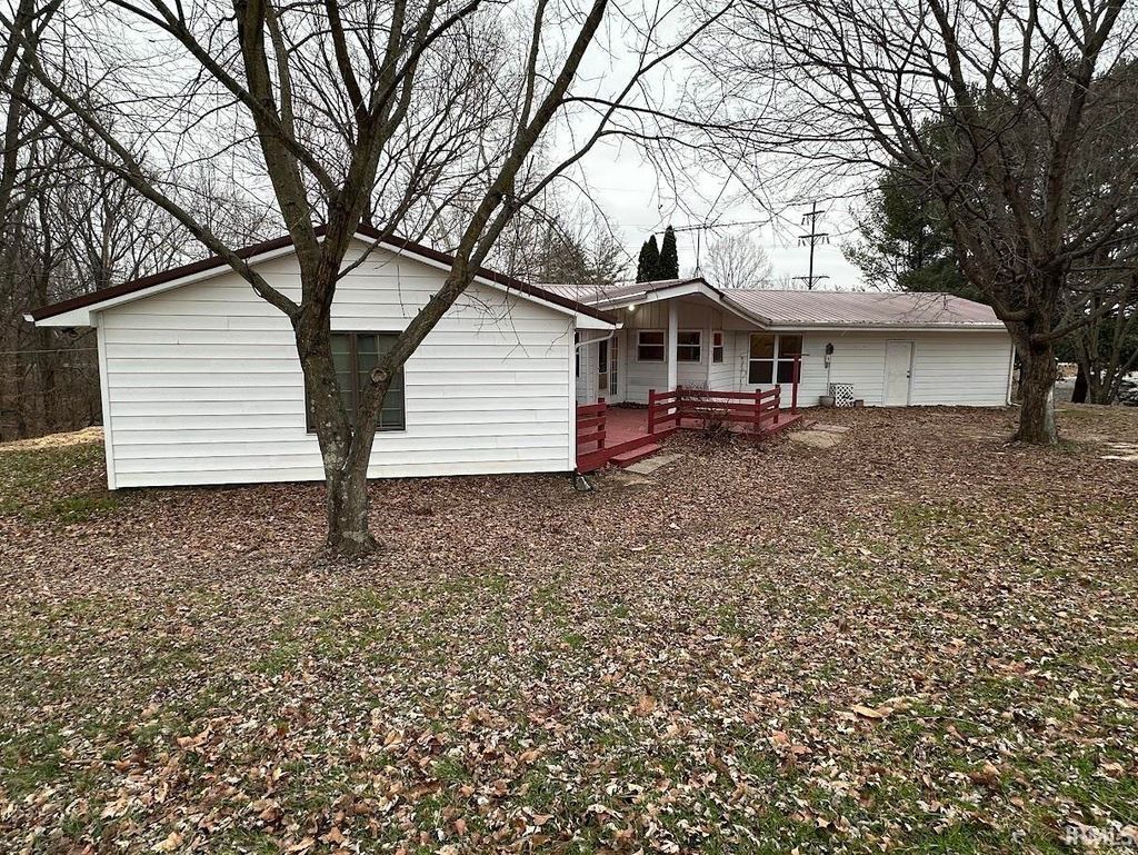 Photo of 633 S Washington Street, Bloomfield, IN 47424 (MLS # 202601240)