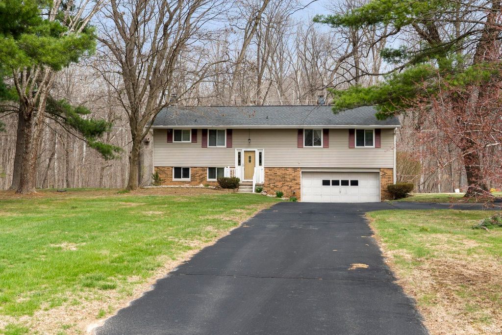 Photo of 45 Samuel Court, Lafayette, IN 47905 (MLS # 202611127)